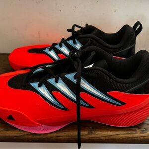 Men’s size 7 Adidas sneakers